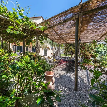Ninfea - Garden Retreat * Capri
